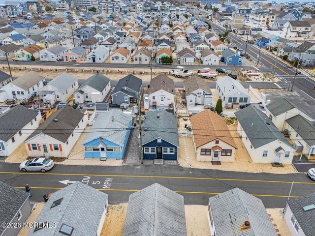 26 5th Lane, South Seaside Park, NJ 08752