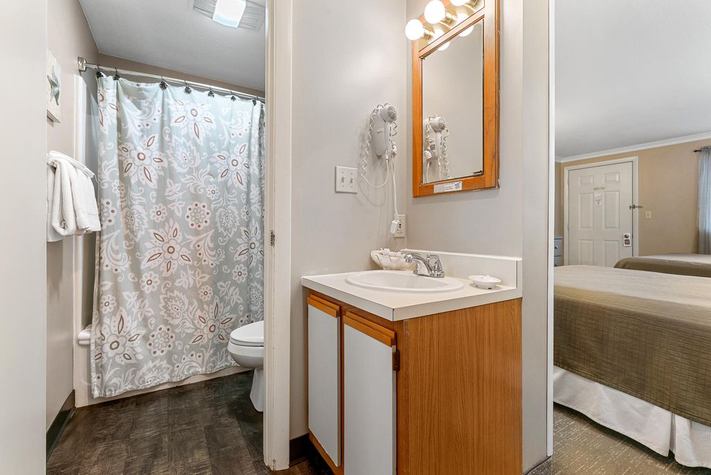733 Post Road 222, Wells, ME 04090 — photo 4