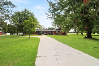 2112 Morrish Road, Flushing, MI 48433