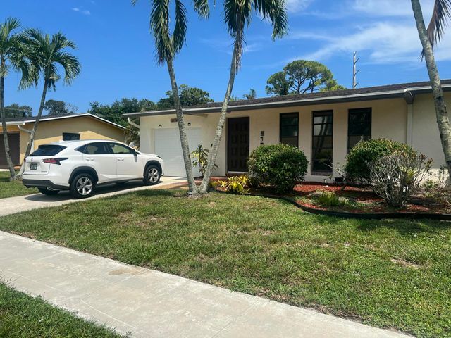 14574 Shadow Wood Lane, Delray Beach, FL 33484