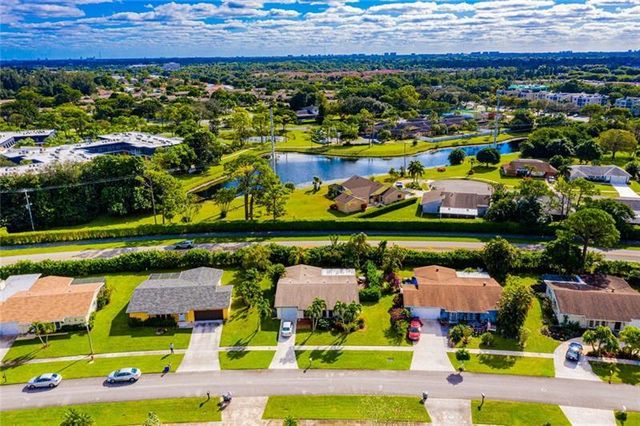14574 Shadow Wood Lane, Delray Beach, FL 33484