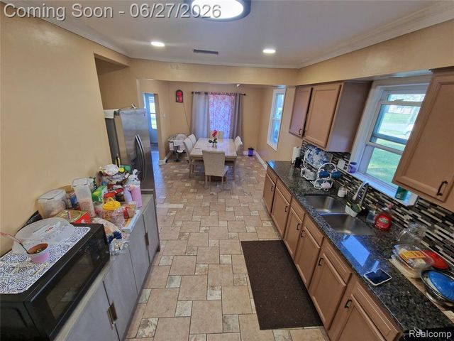 4320 Frazho Road, Warren, MI 48091