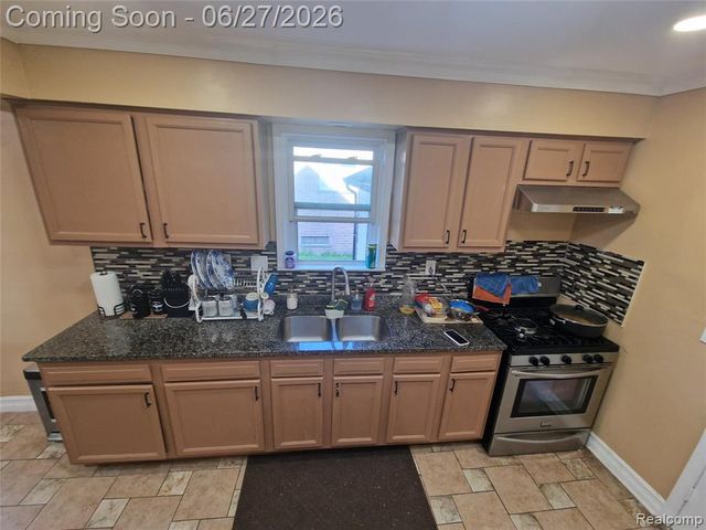 4320 Frazho Road, Warren, MI 48091
