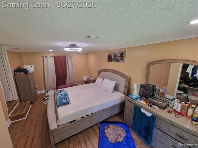 4320 Frazho Road, Warren, MI 48091