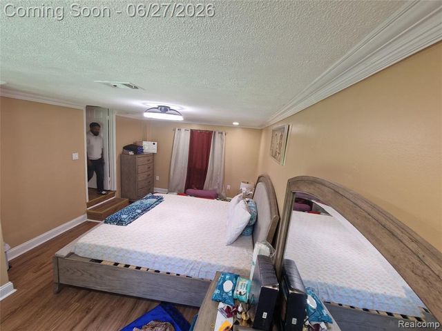 4320 Frazho Road, Warren, MI 48091