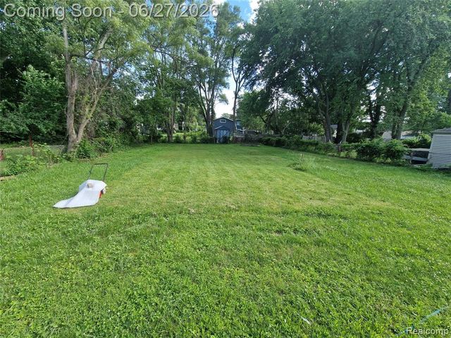 4320 Frazho Road, Warren, MI 48091