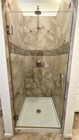 305 Reinicke Street, Houston, TX 77007