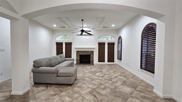 305 Reinicke Street, Houston, TX 77007