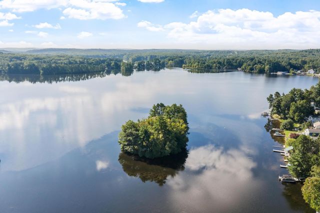 881 Flat Hill Rd, Lunenburg, MA 01462
