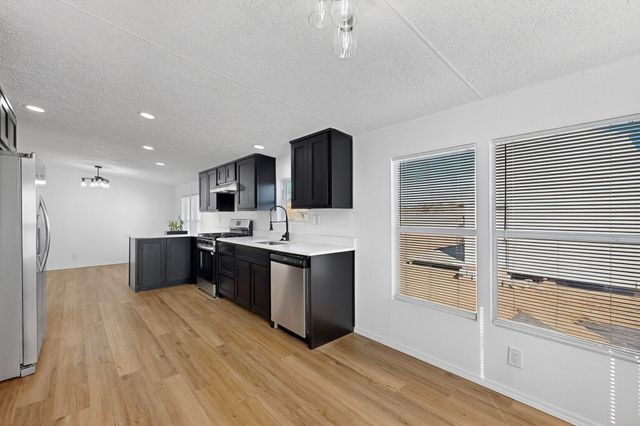 205 10th Avenue SW, Rio Rancho, NM 87124