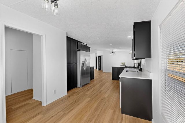 205 10th Avenue SW, Rio Rancho, NM 87124