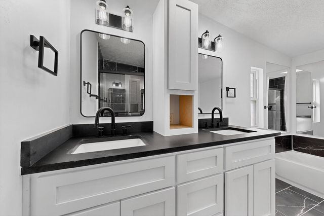 205 10th Avenue SW, Rio Rancho, NM 87124