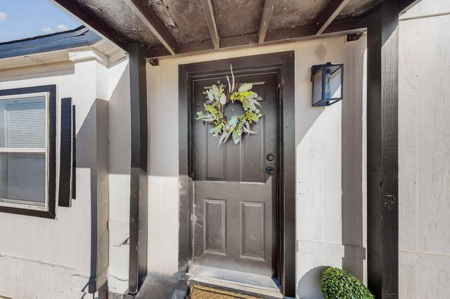 205 10th Avenue SW, Rio Rancho, NM 87124