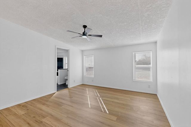 205 10th Avenue SW, Rio Rancho, NM 87124