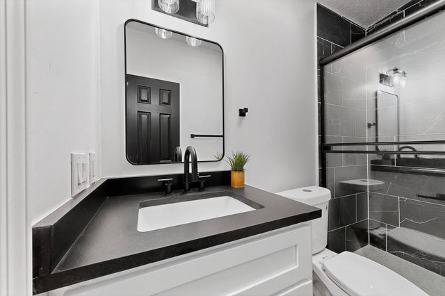 205 10th Avenue SW, Rio Rancho, NM 87124