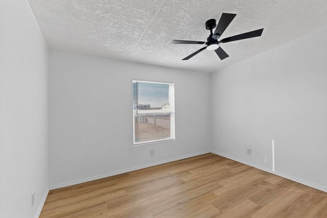 205 10th Avenue SW, Rio Rancho, NM 87124