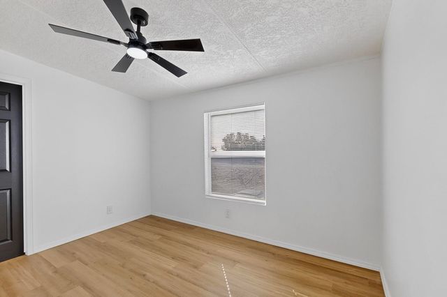 205 10th Avenue SW, Rio Rancho, NM 87124