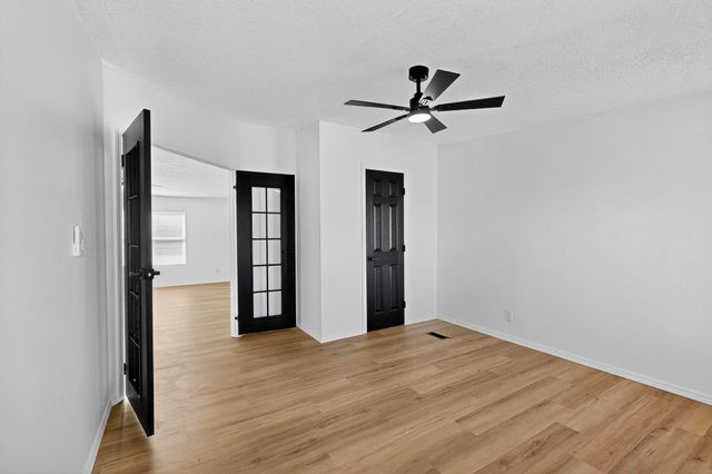 205 10th Avenue SW, Rio Rancho, NM 87124