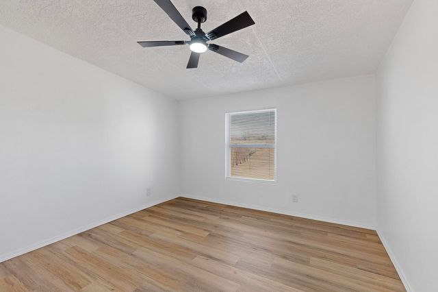 205 10th Avenue SW, Rio Rancho, NM 87124