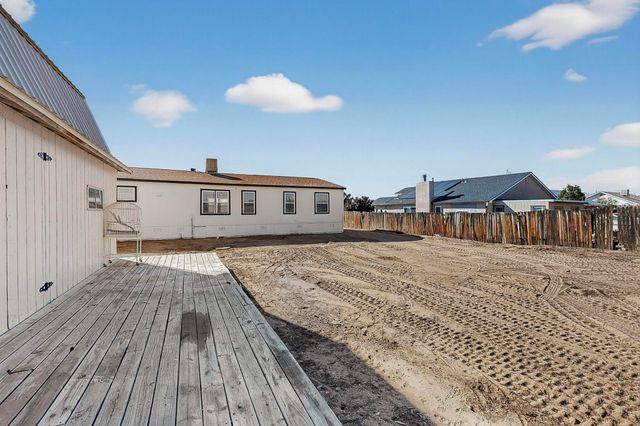 205 10th Avenue SW, Rio Rancho, NM 87124