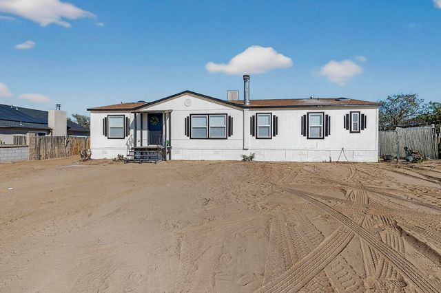 205 10th Avenue SW, Rio Rancho, NM 87124