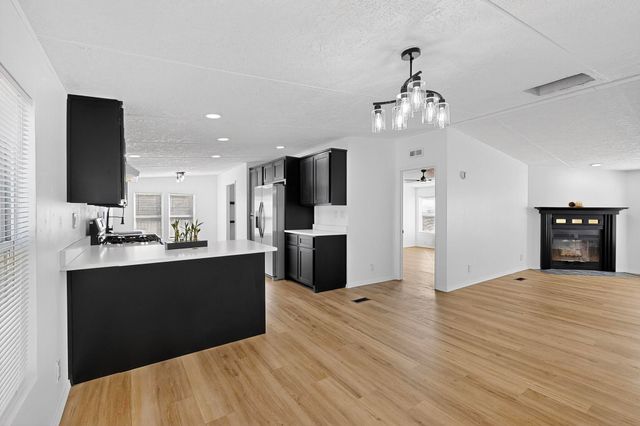 205 10th Avenue SW, Rio Rancho, NM 87124