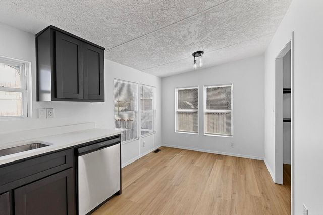 205 10th Avenue SW, Rio Rancho, NM 87124