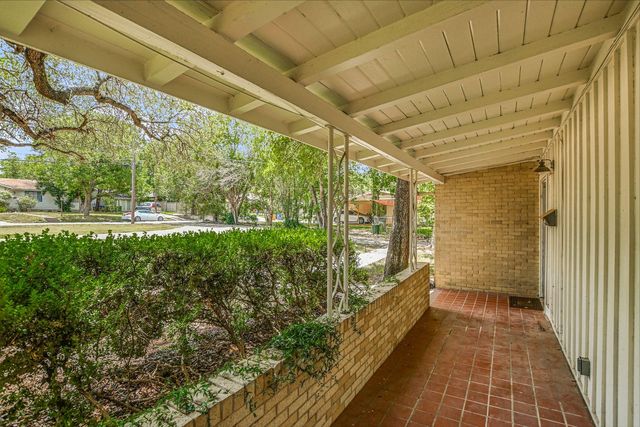 2002 Winsted Ln, Austin, TX 78703