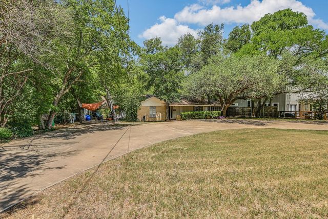 2002 Winsted Ln, Austin, TX 78703