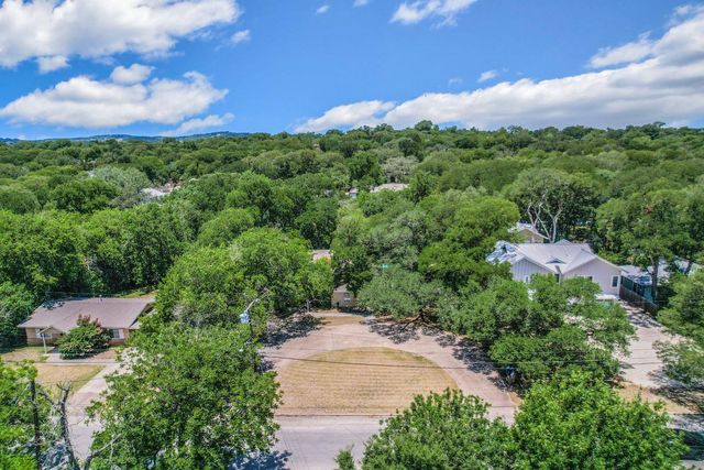 2002 Winsted Ln, Austin, TX 78703