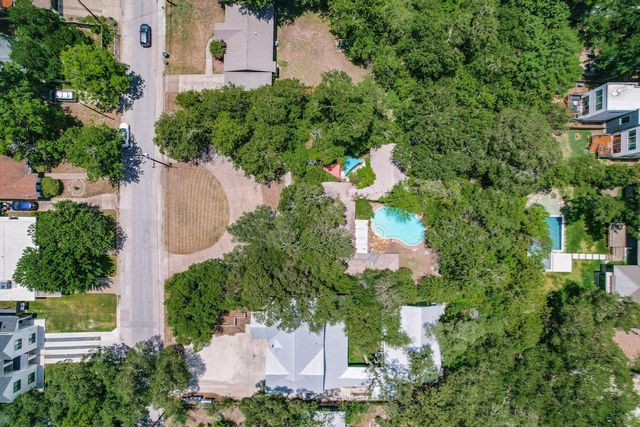 2002 Winsted Ln, Austin, TX 78703
