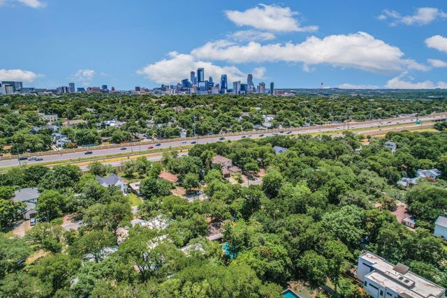 2002 Winsted Ln, Austin, TX 78703