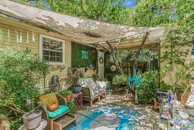 2002 Winsted Ln, Austin, TX 78703