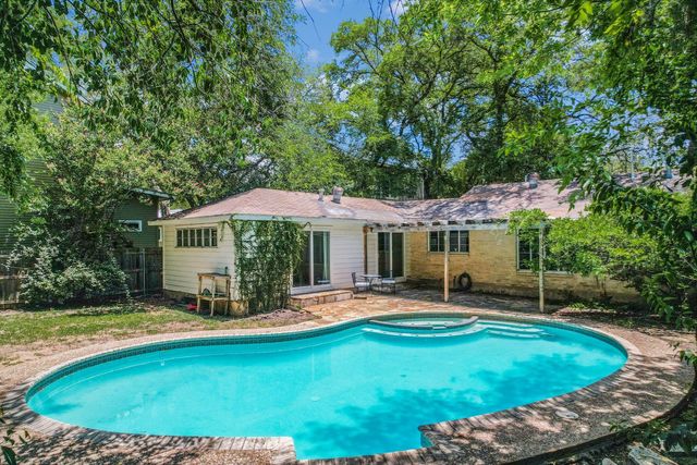 2002 Winsted Ln, Austin, TX 78703