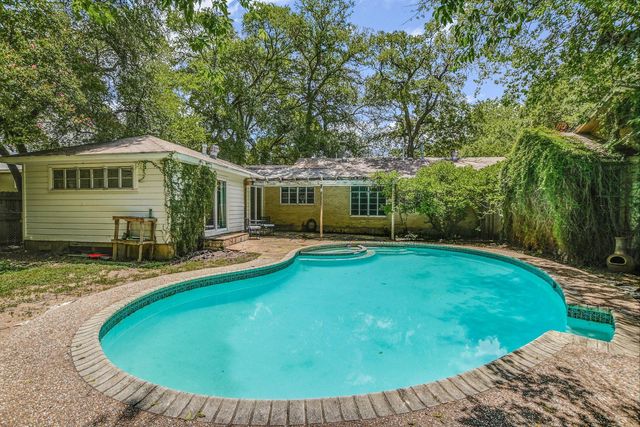 2002 Winsted Ln, Austin, TX 78703