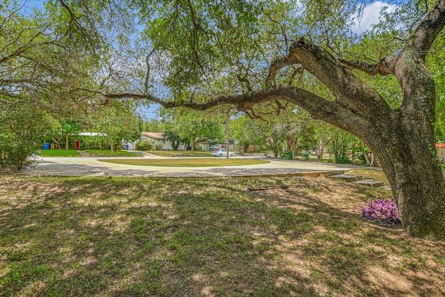2002 Winsted Ln, Austin, TX 78703