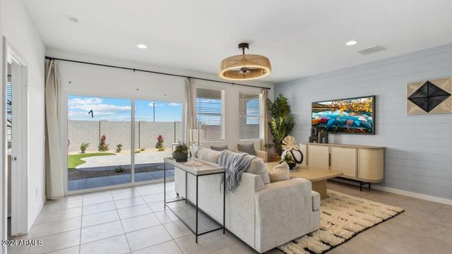 613 W BUNKER HILL Street, Florence, AZ 85132