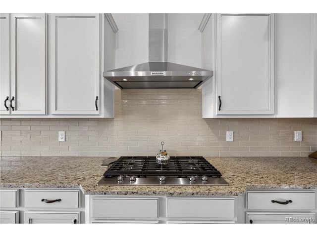 27560 E Lakeview Dr, Aurora, CO 80016