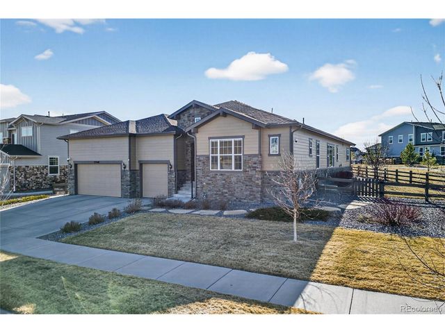 27560 E Lakeview Dr, Aurora, CO 80016
