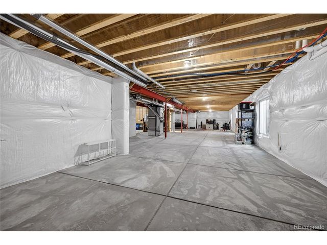 27560 E Lakeview Dr, Aurora, CO 80016