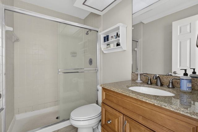 9 Lexington Lane E F, Palm Beach Gardens, FL 33418