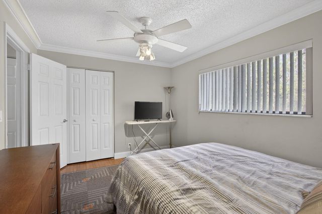 9 Lexington Lane E F, Palm Beach Gardens, FL 33418