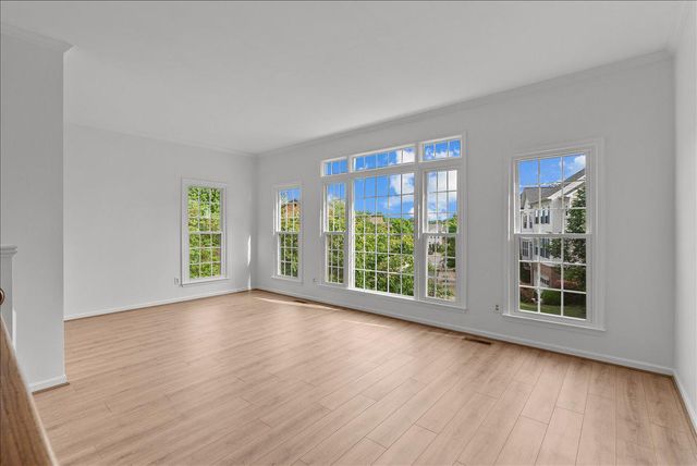 671 BURNSIDE TER SE, Leesburg, VA 20175