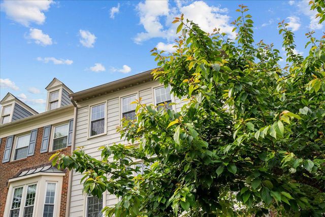 671 BURNSIDE TER SE, Leesburg, VA 20175