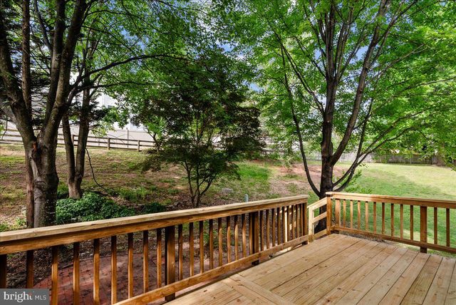 671 BURNSIDE TER SE, Leesburg, VA 20175