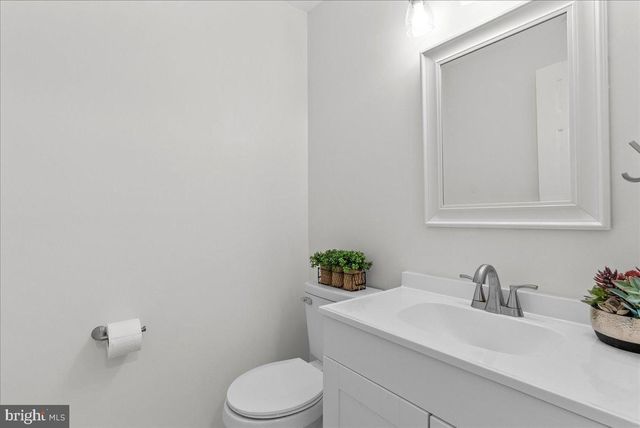 671 BURNSIDE TER SE, Leesburg, VA 20175