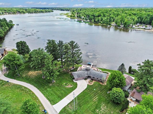 4991 N Pointe Drive, Edenville Twp, MI 48657