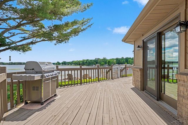 4991 N Pointe Drive, Edenville Twp, MI 48657