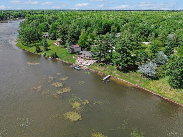 4991 N Pointe Drive, Edenville Twp, MI 48657