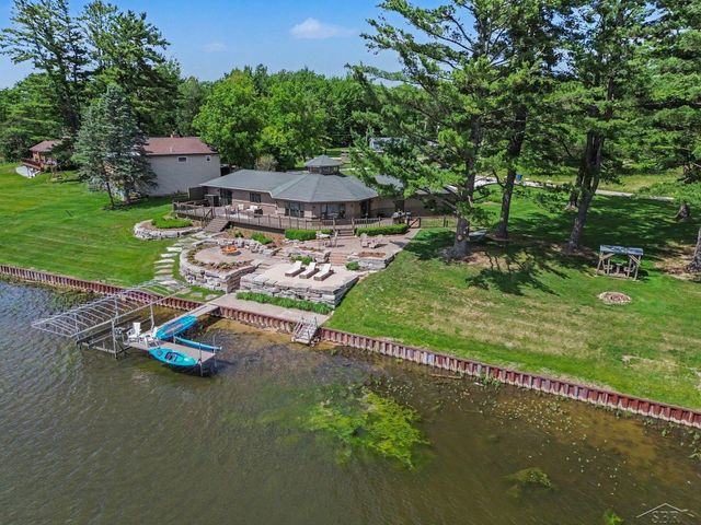 4991 N Pointe Drive, Edenville Twp, MI 48657
